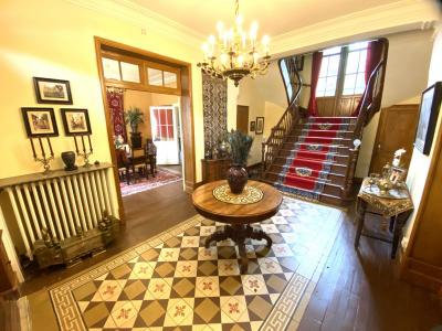 Maison De Ville Elegante En Plein Cœur De Cette Ville Populaire Du Perigord