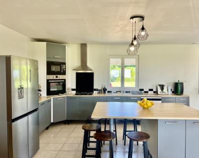 Secteur Monpazier-beaumont: Maison De Plain Pied De 150m2 En Campagne