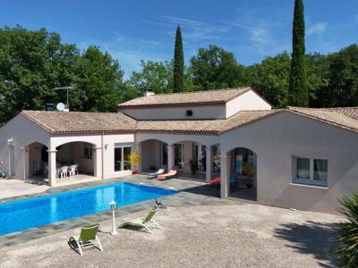 Superbe Maison D\\\'architecte De Plain-pied Et Piscine, Idealement Situee A Seulement 5 Minutes Du
