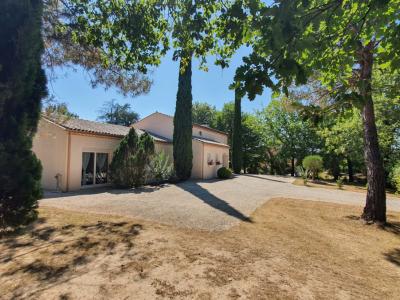 Superbe Maison D\\\'architecte De Plain-pied Et Piscine, Idealement Situee A Seulement 5 Minutes Du