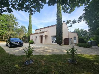 Superbe Maison D\\\'architecte De Plain-pied Et Piscine, Idealement Situee A Seulement 5 Minutes Du