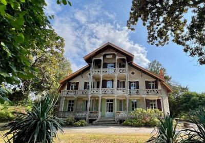 Maison En Pierre Renovee Et Atypique