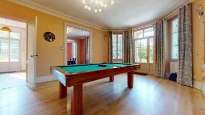 Maison En Pierre Renovee Et Atypique