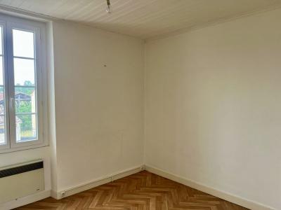 Exclusivite: À Issigeac, Maison De Village Avec Jardin A Renover