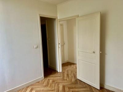 Exclusivite: À Issigeac, Maison De Village Avec Jardin A Renover