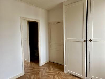 Exclusivite: À Issigeac, Maison De Village Avec Jardin A Renover