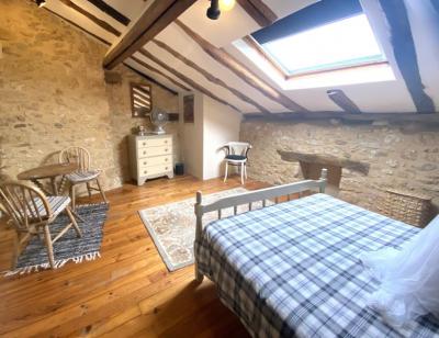 Charmante Propriete De Caractere Au Cœur De Ce Village Perigourdin Prise, Avec Une Vue Imprenable.