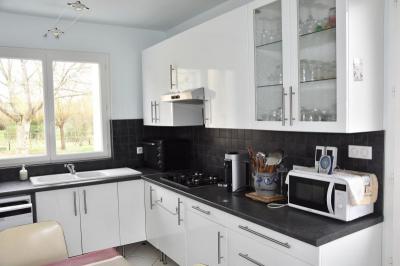 Maison Habitation. Plain Pied, Situe Dans Un Environnement Calme, A 5 Minutes En Voiture Des Commerc