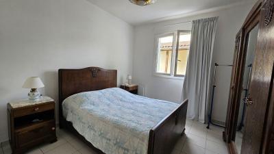 Maison Habitation. Plain Pied, Situe Dans Un Environnement Calme, A 5 Minutes En Voiture Des Commerc