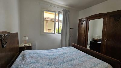 Maison Habitation. Plain Pied, Situe Dans Un Environnement Calme, A 5 Minutes En Voiture Des Commerc