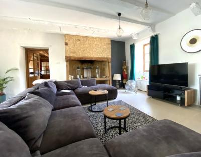 Superbe Cottage De Caractere Avec Grand Salon Moderne Et Ouvert, 4 Chambres, 3 Salles De Bains Et Pi
