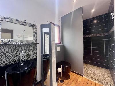 Monpazier: Perigourdine Contemporaine Avec Piscine, Terrain Constructible.