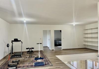 Monpazier: Perigourdine Contemporaine Avec Piscine, Terrain Constructible.