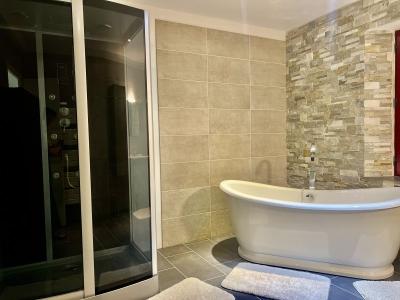 Monpazier: Perigourdine Contemporaine Avec Piscine, Terrain Constructible.