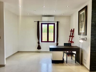 Monpazier: Perigourdine Contemporaine Avec Piscine, Terrain Constructible.