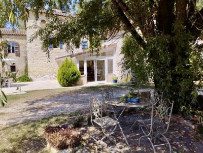 Ensemble Immobilier D\\\'exception Comprenant Un Moulin Renove, Un Gite Et Une Piscine.