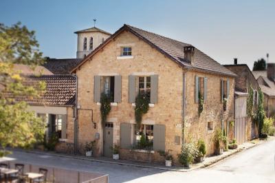 Charmante Propriete En Pierre A Deux Pas Des Commerces, Dans Une Bastide De Prestige