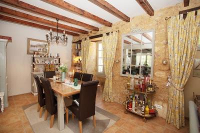 Charmante Propriete En Pierre A Deux Pas Des Commerces, Dans Une Bastide De Prestige