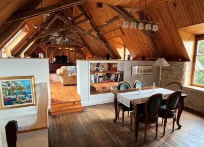 &#8364;550000 - Renovated Manor House And Renovated Barn With Swimming Pool On Over 3 Hectares Of La