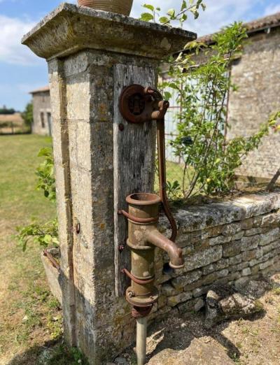 &#8364;444950 - Glorious 19th Century Manor House On Over 2.5 Acres