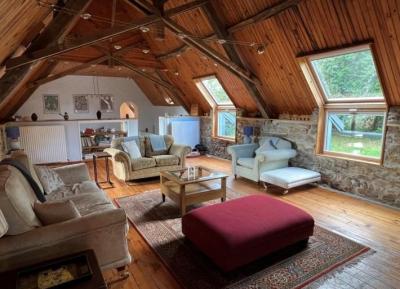 &#8364;550000 - Renovated Manor House And Renovated Barn With Swimming Pool On Over 3 Hectares Of La