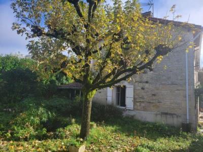 &#8364;129000 - Old 5 Bedroom House - Proche Ruffec