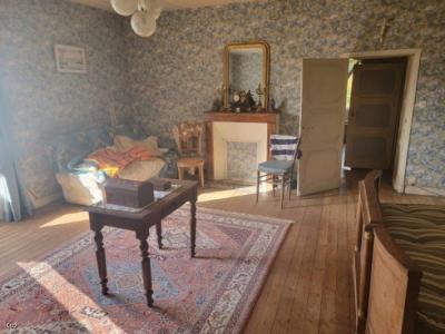 &#8364;129000 - Old 5 Bedroom House - Proche Ruffec