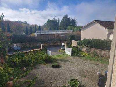 &#8364;129000 - Old 5 Bedroom House - Proche Ruffec