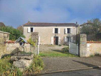 &#8364;129000 - Old 5 Bedroom House - Proche Ruffec