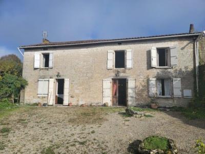 &#8364;129000 - Old 5 Bedroom House - Proche Ruffec