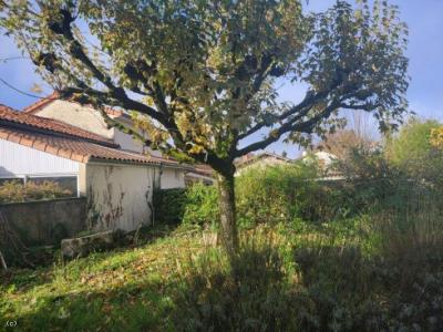 &#8364;129000 - Old 5 Bedroom House - Proche Ruffec