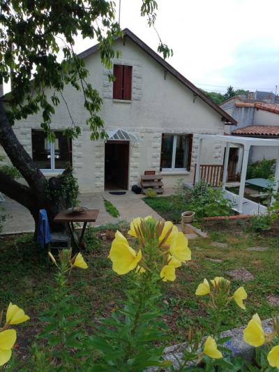 &#8364;170200 - Pretty Town House With Beautiful Garden And Views