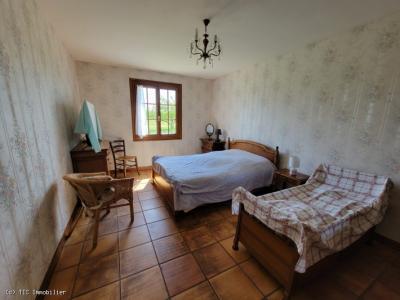 &#8364;255300 - Beautiful 4-bedroom House With Outbuildings And Lovely Garden