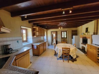 &#8364;255300 - Beautiful 4-bedroom House With Outbuildings And Lovely Garden