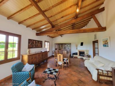 &#8364;255300 - Beautiful 4-bedroom House With Outbuildings And Lovely Garden