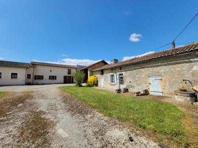 &#8364;255300 - Beautiful 4-bedroom House With Outbuildings And Lovely Garden