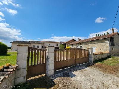 &#8364;255300 - Beautiful 4-bedroom House With Outbuildings And Lovely Garden