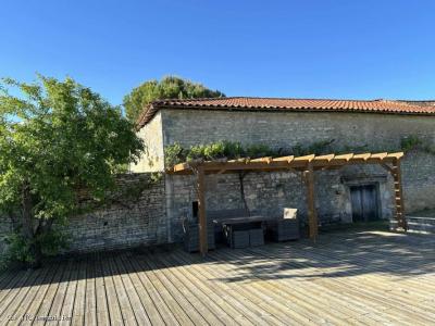 &#8364;265000 - Character House With Beautiful Garden