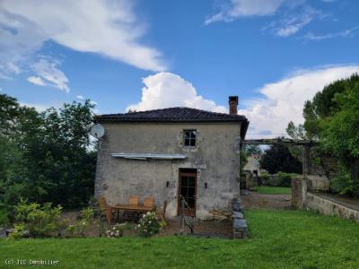 &#8364;265000 - Character House With Beautiful Garden