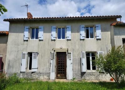 &#8364;117700 - Beautiful Stone House With Large Garden