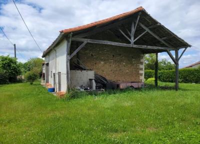 &#8364;117700 - Beautiful Stone House With Large Garden