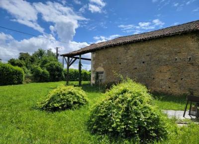 &#8364;117700 - Beautiful Stone House With Large Garden