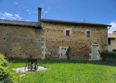 &#8364;117700 - Beautiful Stone House With Large Garden