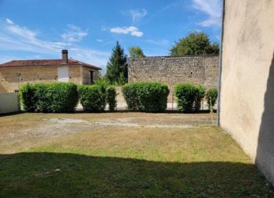 &#8364;233200 - Beautiful Stone House With Numerous Outbuildings In The Heart Of Ruffec