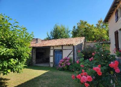 &#8364;233200 - Beautiful Stone House With Numerous Outbuildings In The Heart Of Ruffec