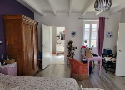 &#8364;164300 - Pretty Town House With Garden