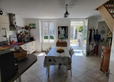 &#8364;164300 - Pretty Town House With Garden