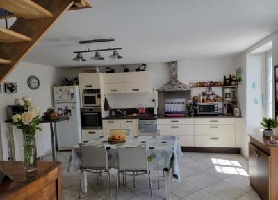 &#8364;164300 - Pretty Town House With Garden