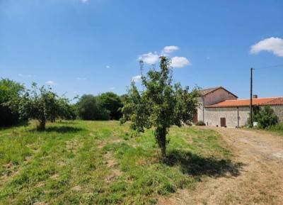 &#8364;153700 - Beautiful Old House Between Villefagnan And Chef-boutonne