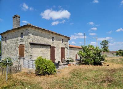 &#8364;153700 - Beautiful Old House Between Villefagnan And Chef-boutonne